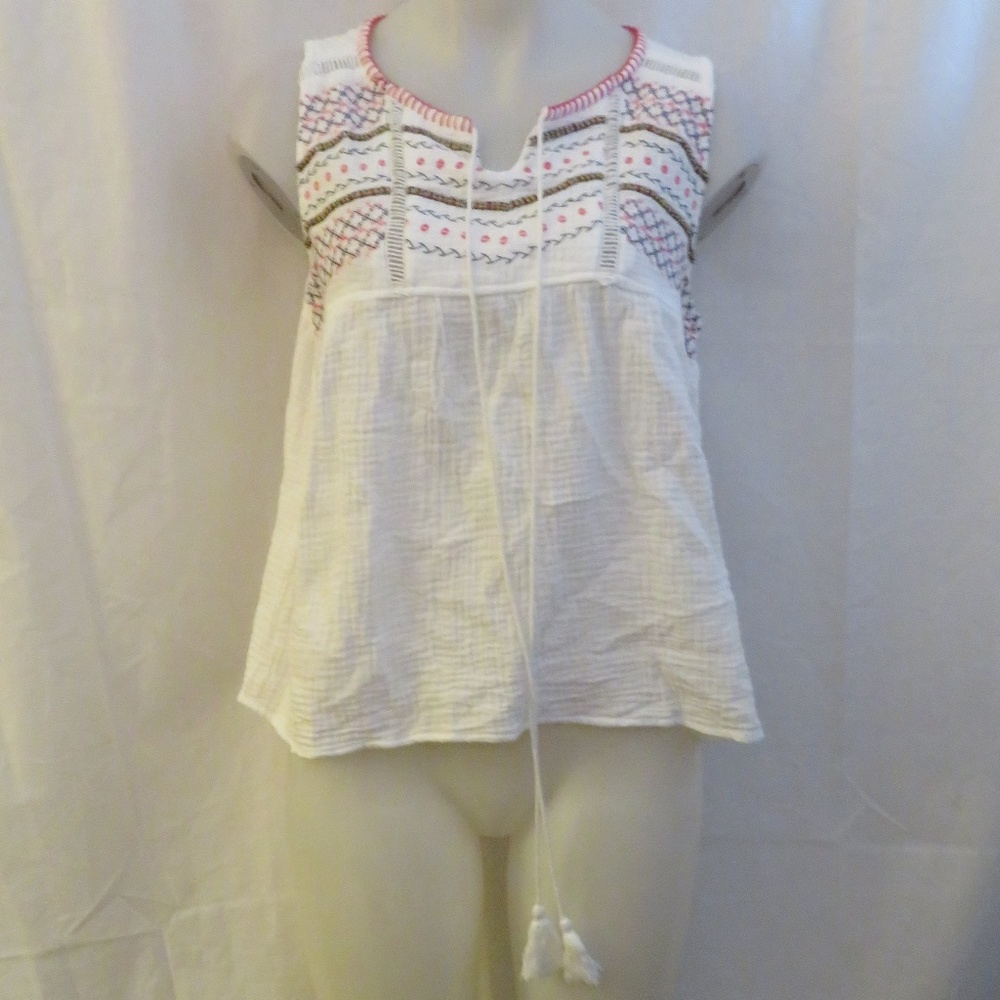 EUC FREEWAY WHITE EMBROIDERY BOHEMIAN TOP MEDIUM